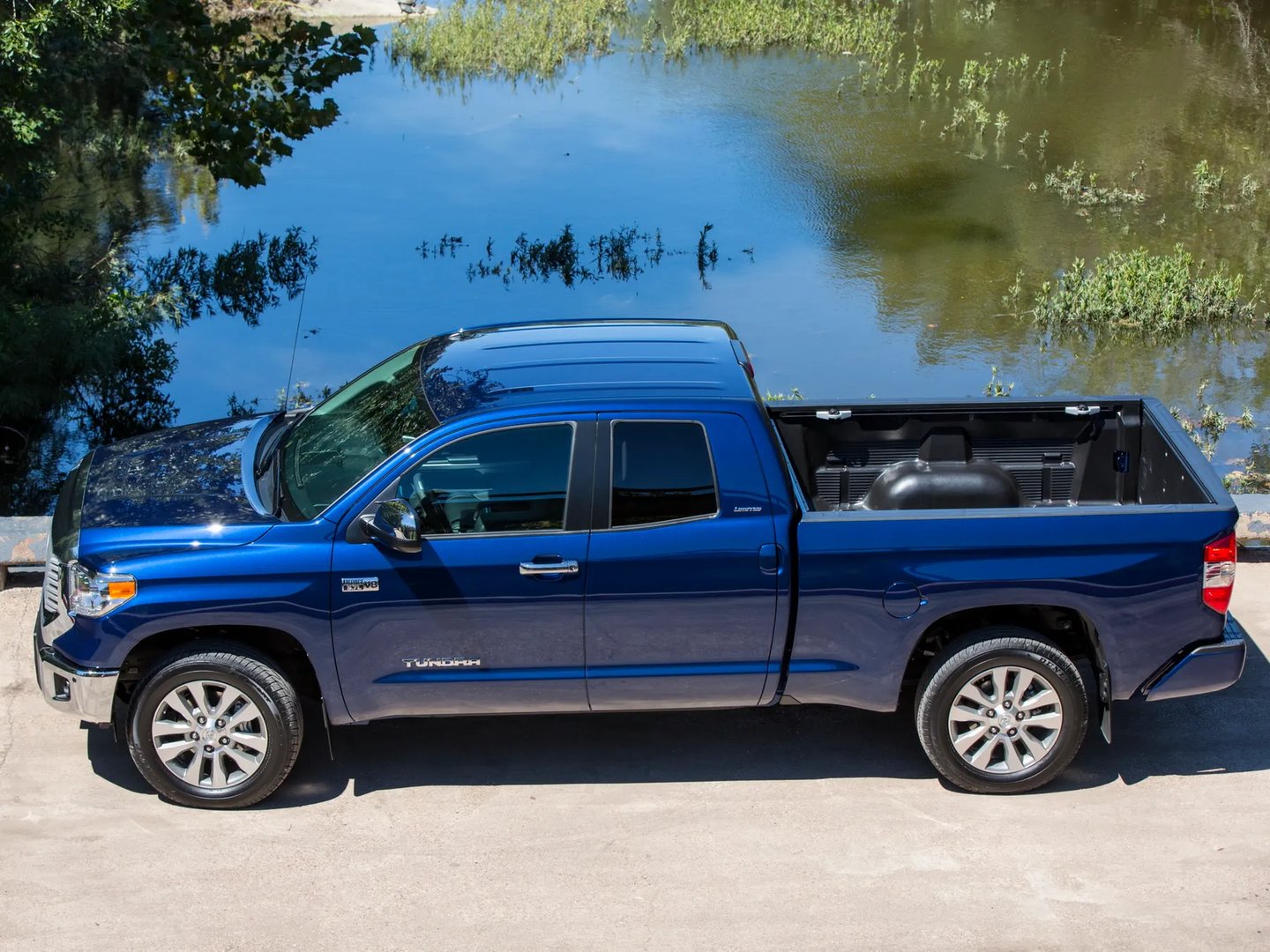 Toyota_Tundra_2_generation_restyling__Pickup_1.5-cab__4.jpg