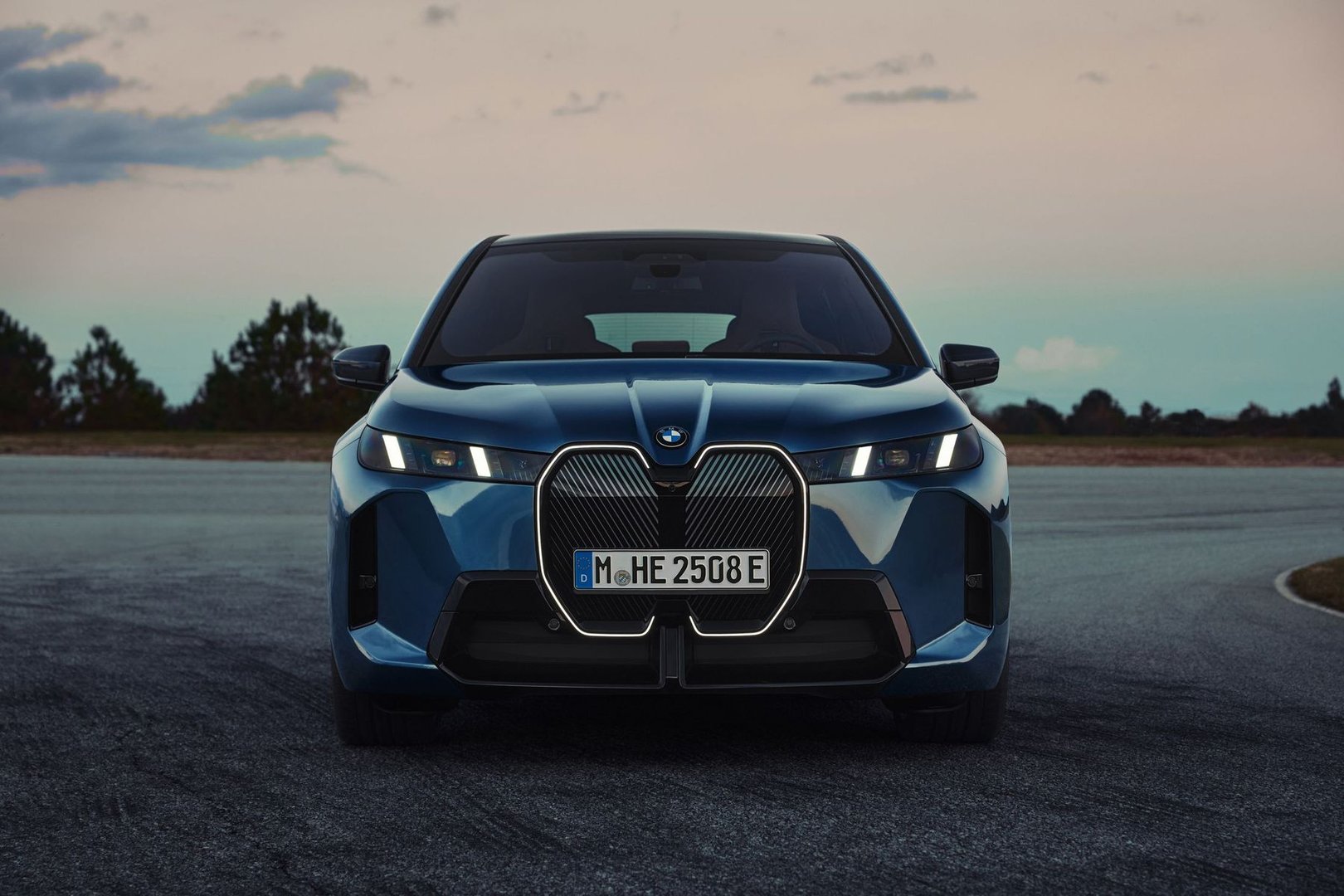 bmw_iX_1_generation_restyling__SUV_5-doors__9.jpg