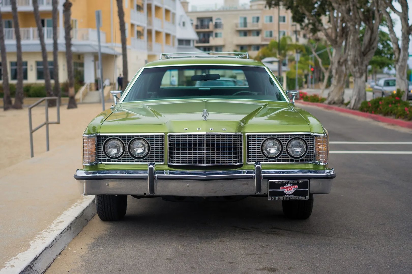 Ford_Galaxie_(USA)_4_generation__Estate_5-door__8.jpg