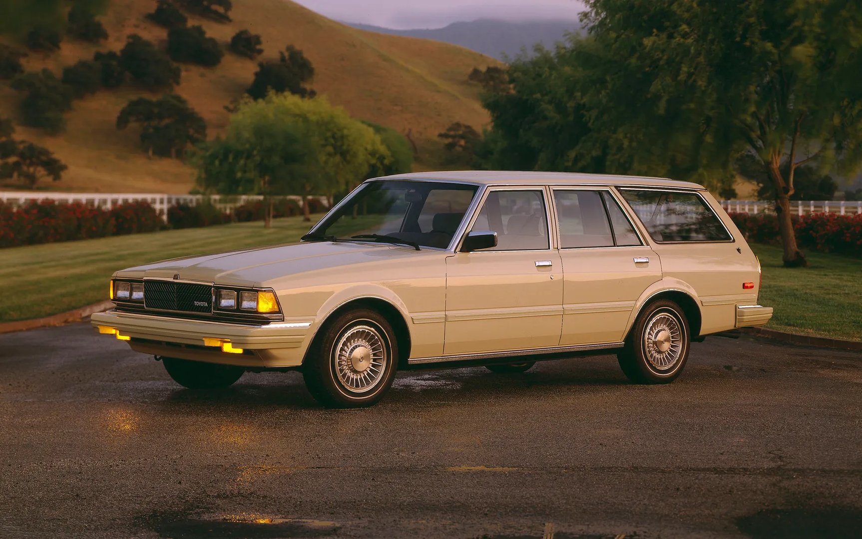 Toyota_Cressida_2_generation__Estate_5-door__1.jpg
