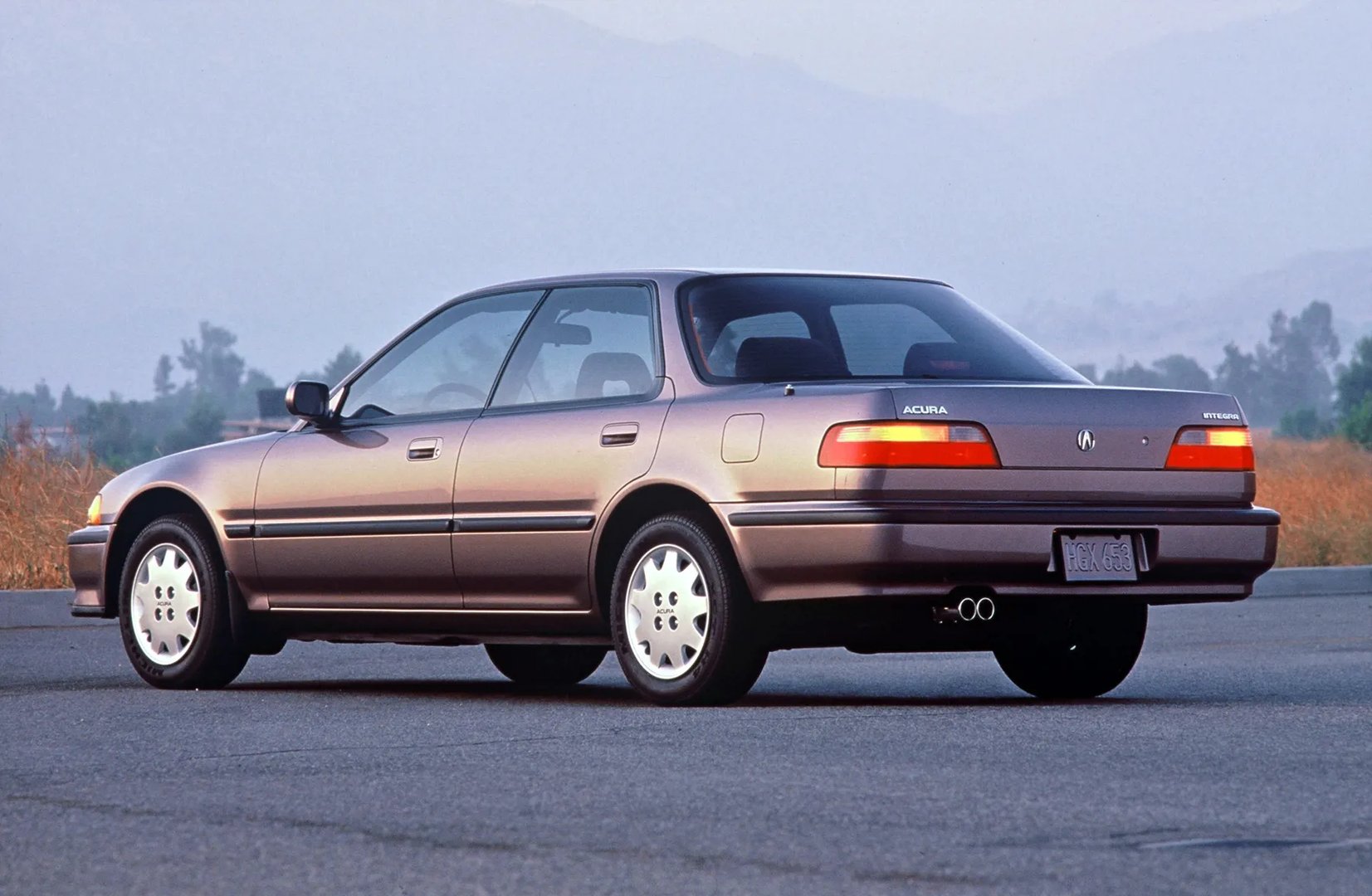 Acura_Integra_2_generation__Sedan__1.jpg