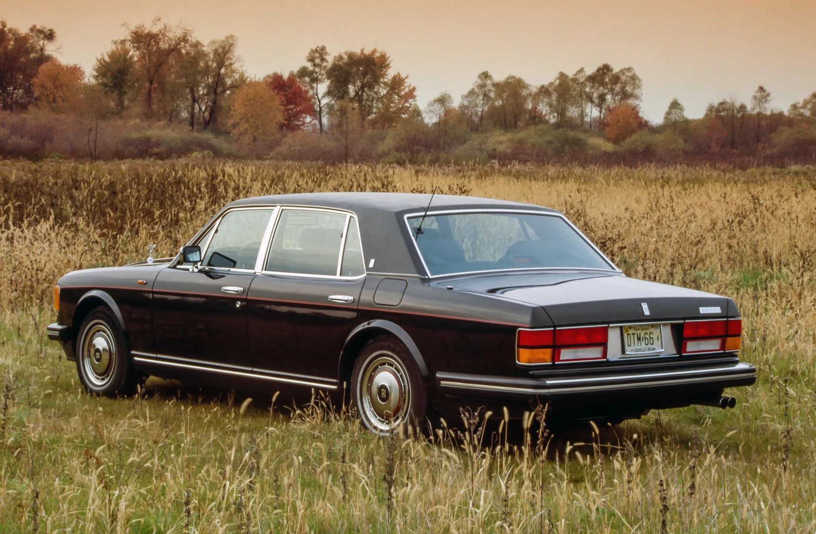 Rolls-Royce_Silver_Spur_3_generation__Sedan__1.jpg