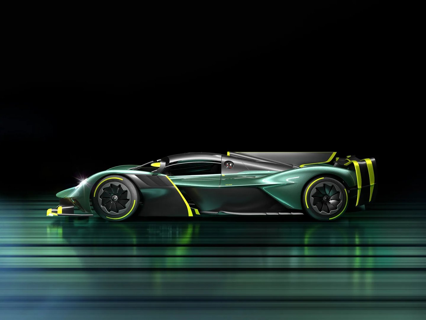 Aston Martin_Valkyrie_1_generation__Coupe__3.jpg