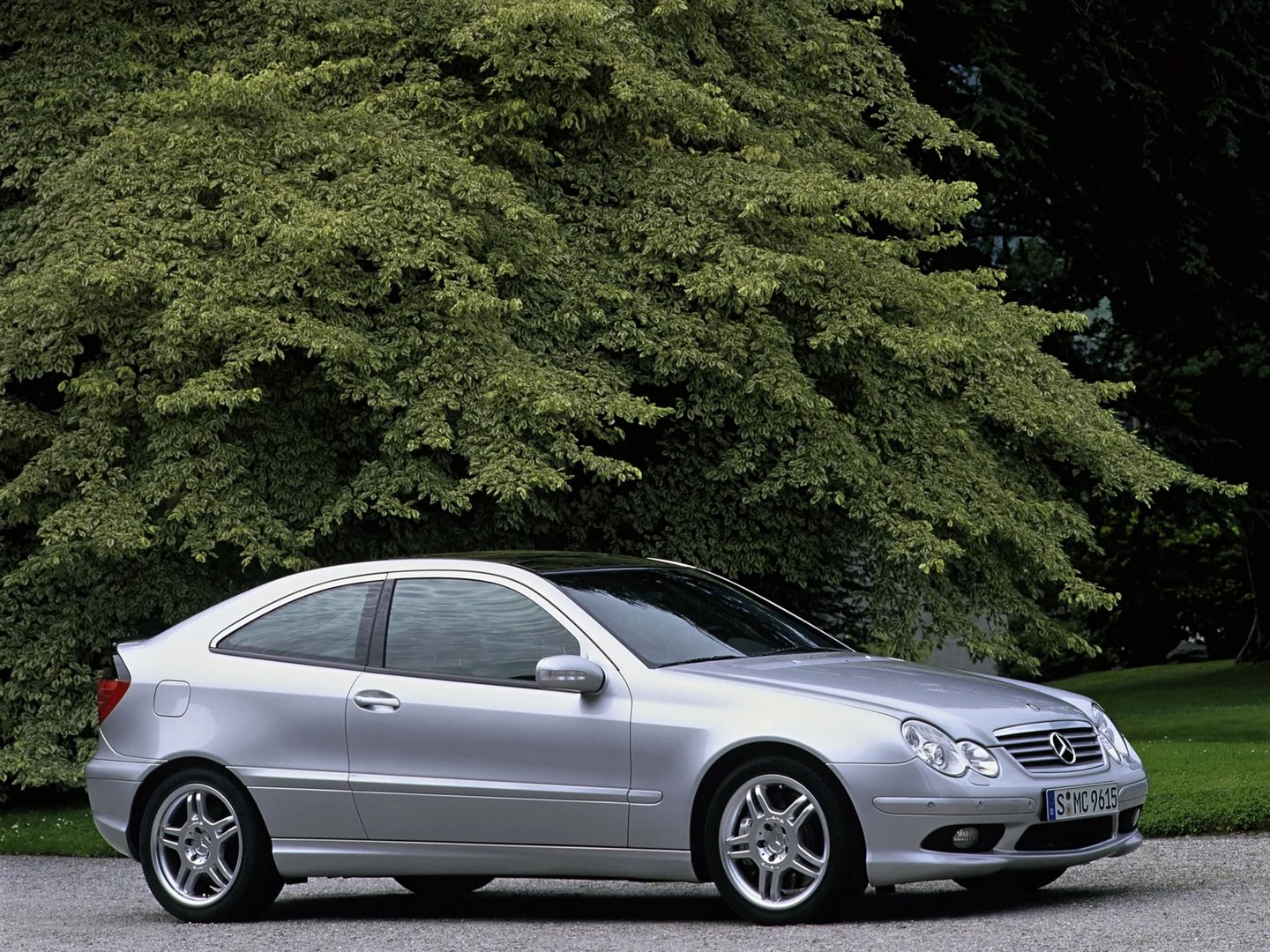 Mercedes_C-Class_AMG_2_generation__Hatchback_3-door__1.jpg