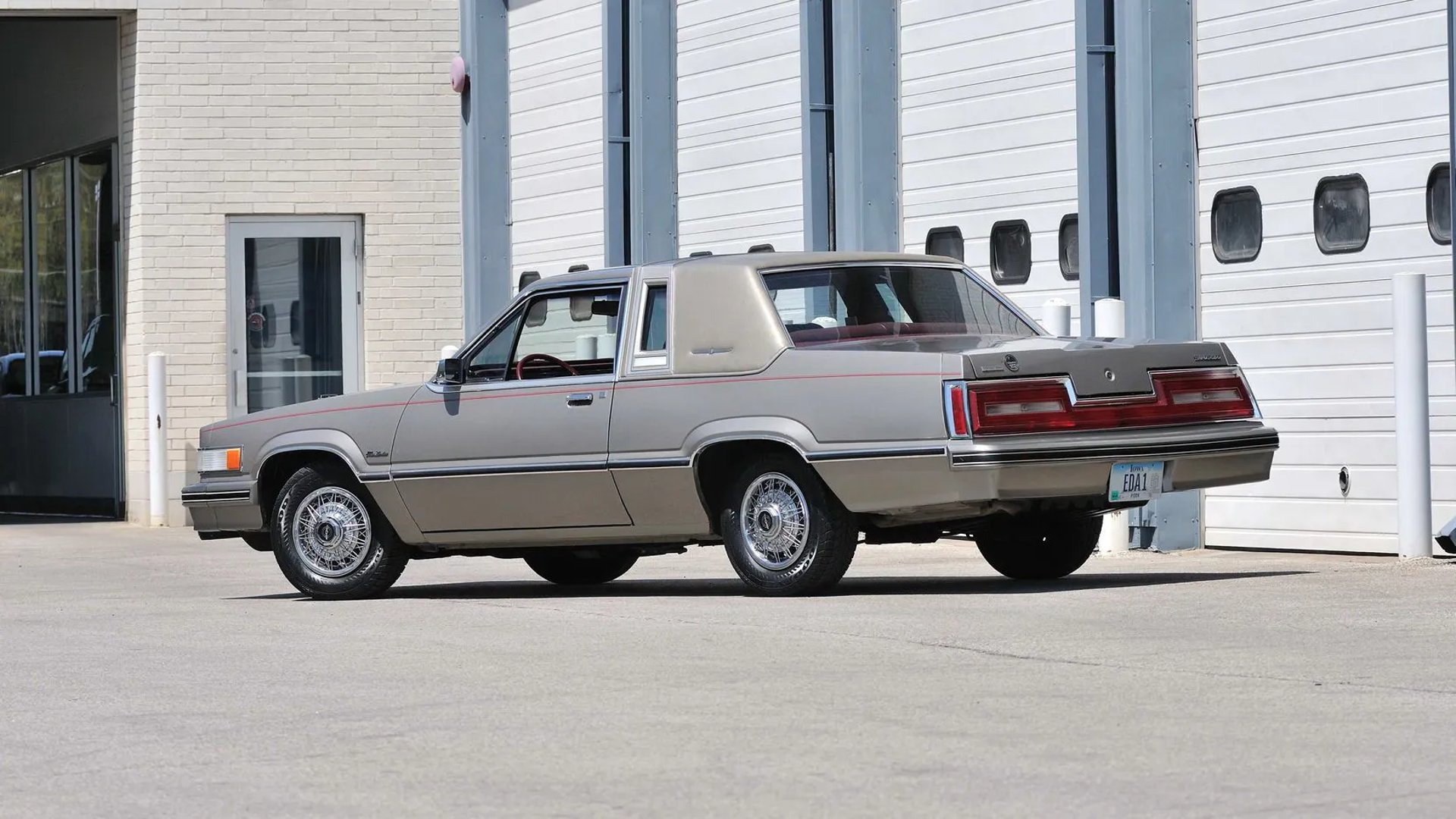 Ford_Thunderbird_8_generation__Coupe__1.jpg