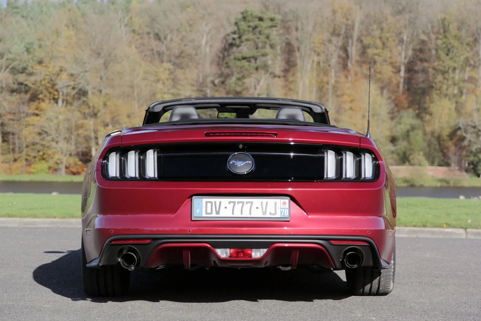 Ford_Mustang_6_generation__Cabrio__11.jpg