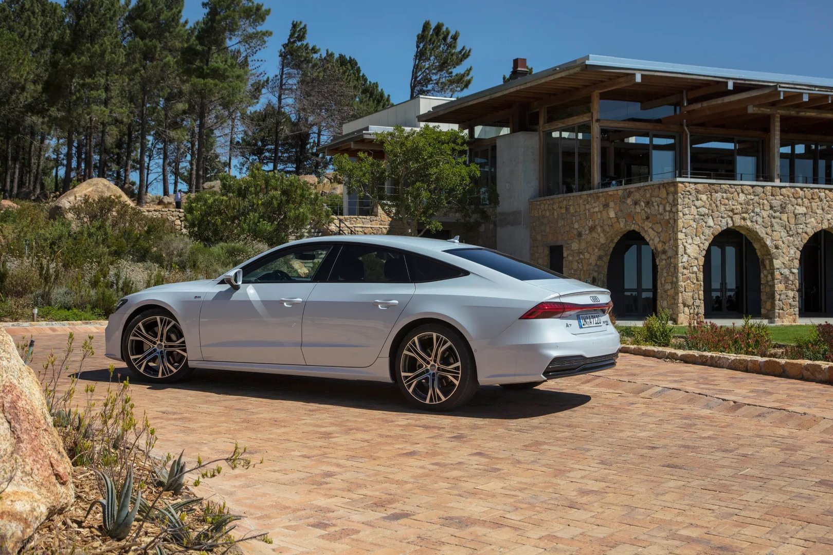 Audi_A7_2_generation__Liftback__11.jpg