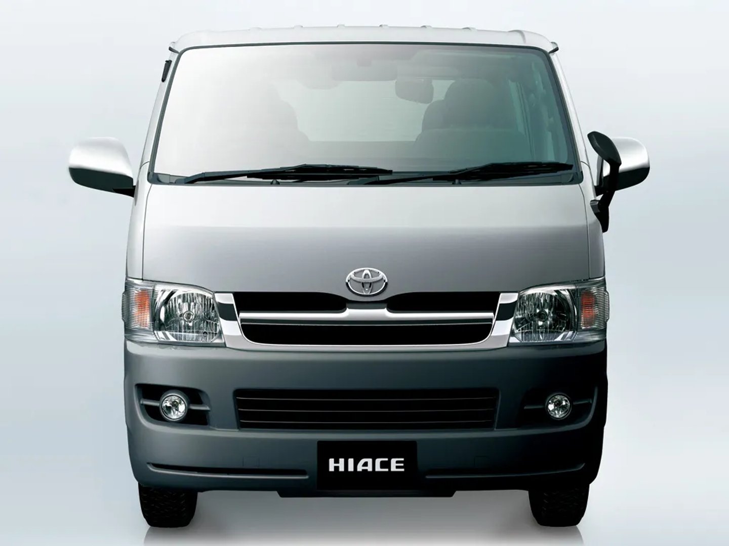 Toyota_HiAce_3_generation__Van__1.jpg