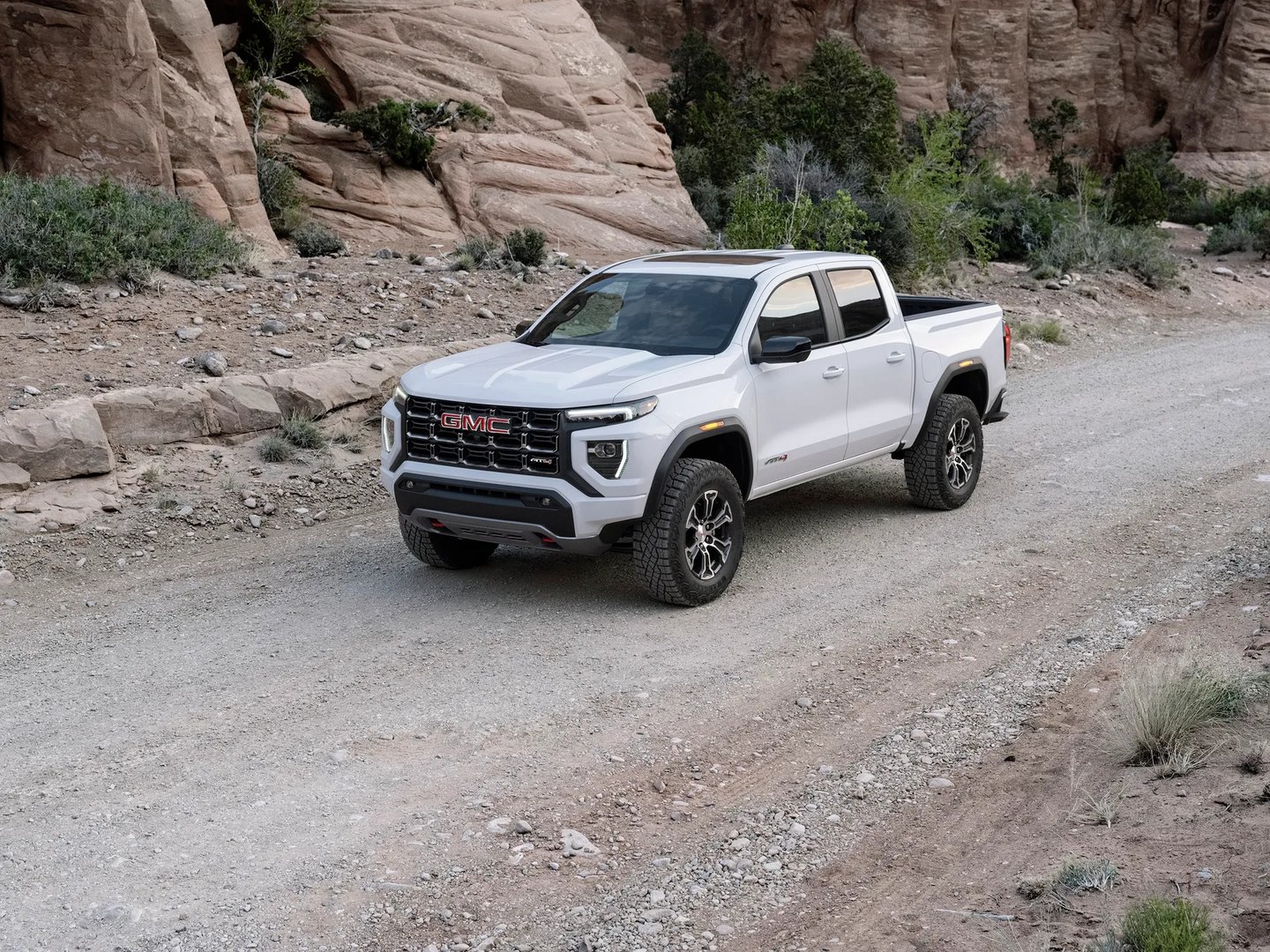 GMC_Canyon_3_generation__Pickup_double-cab__3.jpg