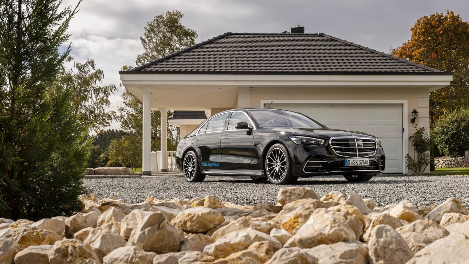 Mercedes_S-Class_7_generation__Sedan_Long__4.jpg