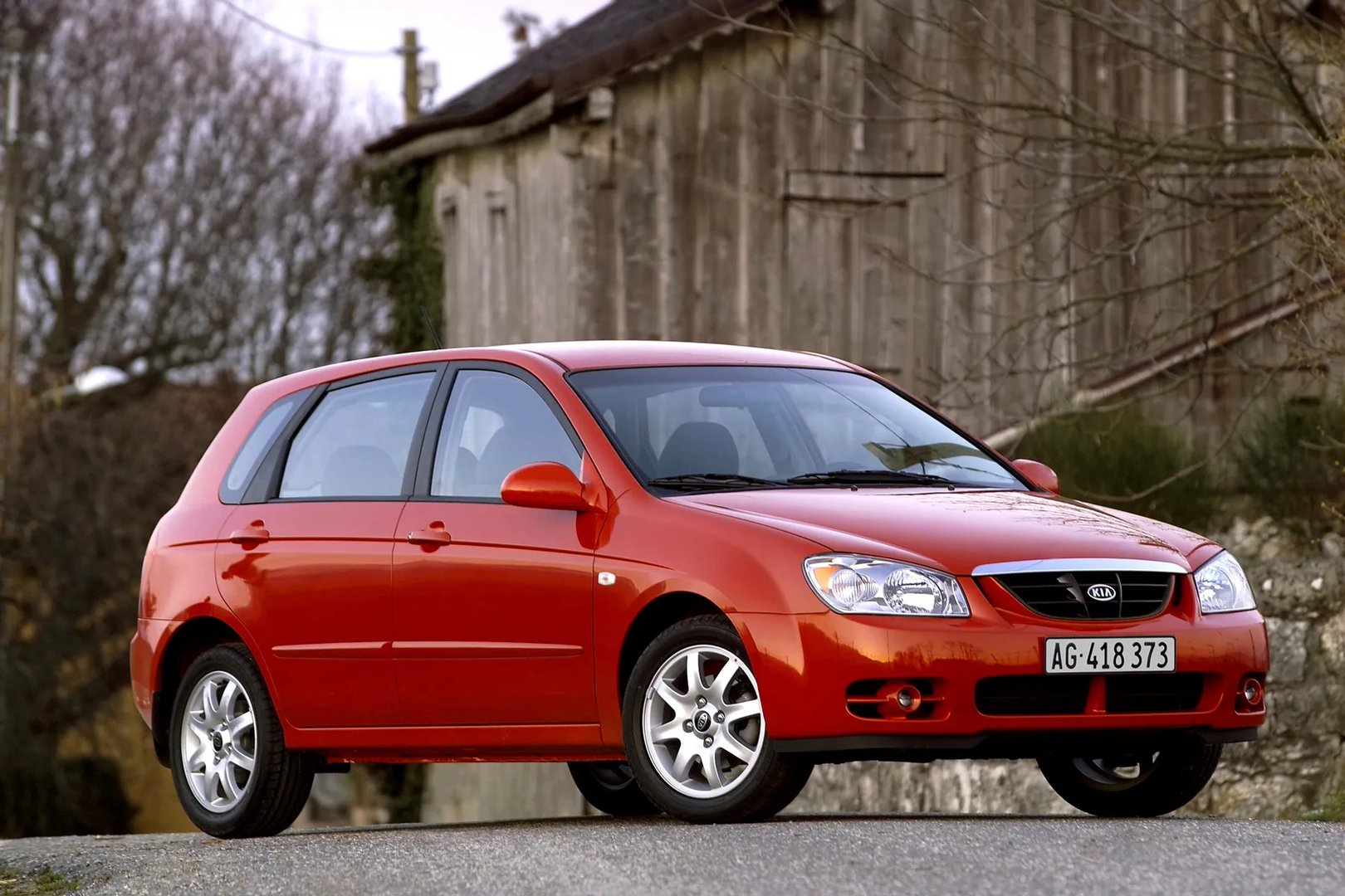 Kia_Cerato_1_generation__Hatchback_5-door__6.jpg