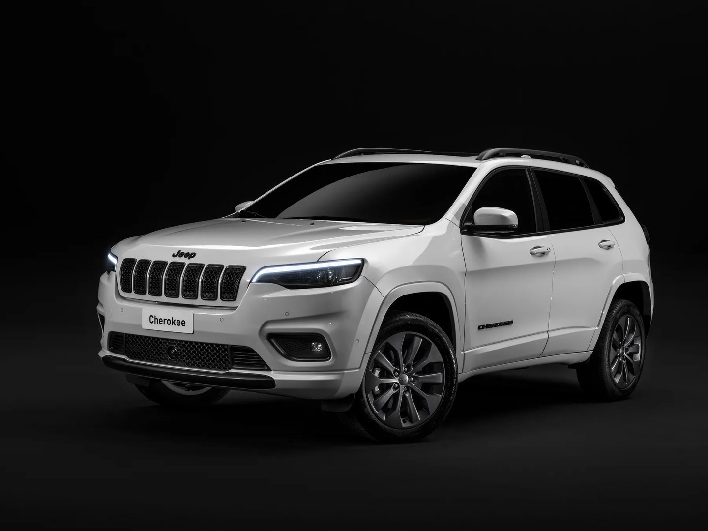 Jeep_Cherokee_5_generation_restyling__SUV_5-doors__3.jpg