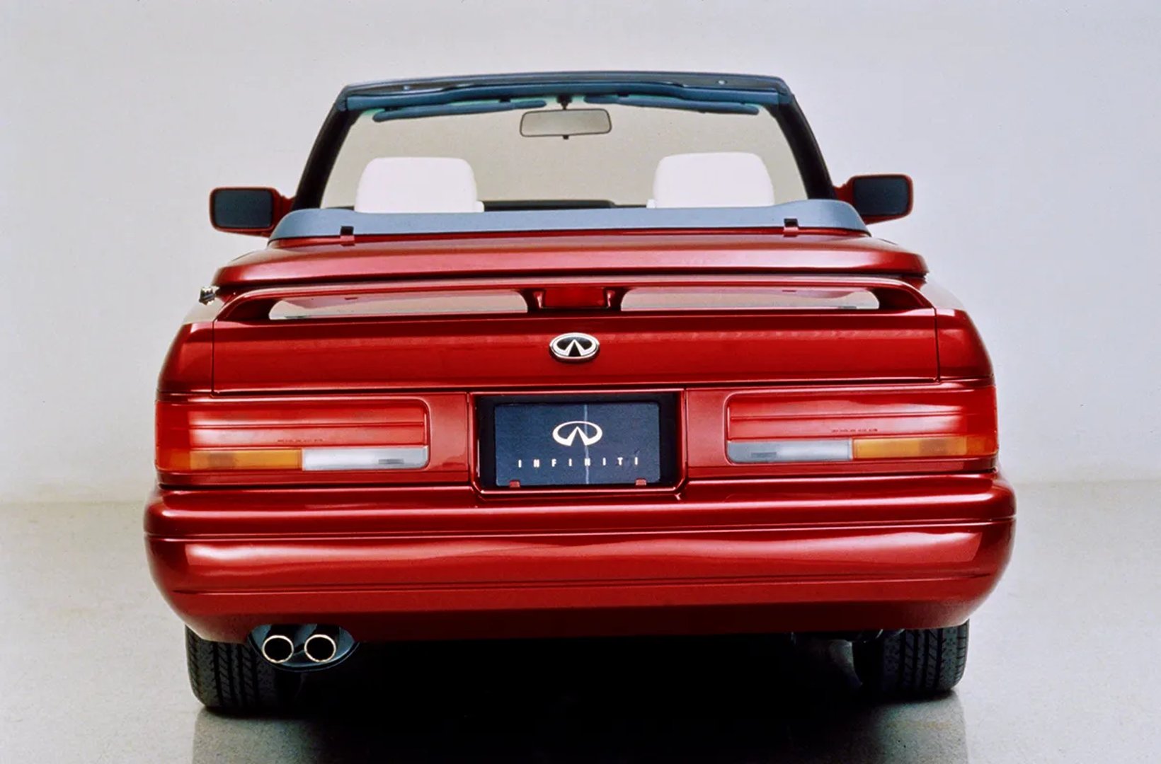 Infiniti_M_1_generation__Cabrio__1.jpg