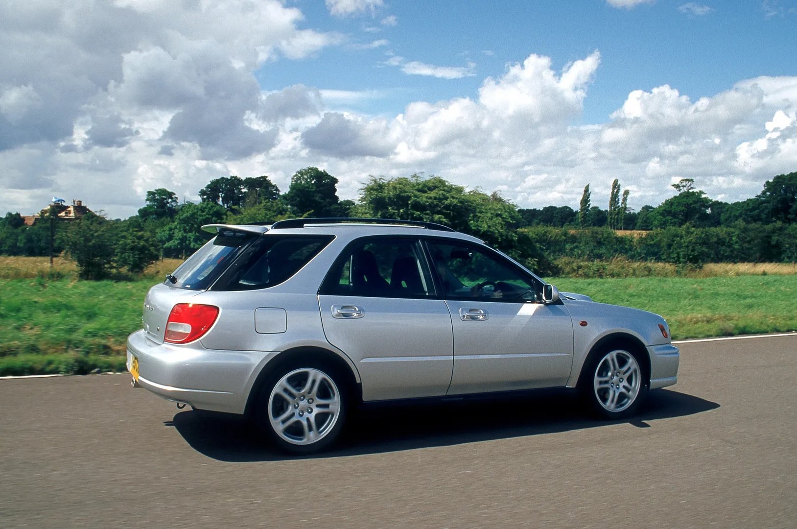 Subaru_Impreza_WRX_2_generation__Estate_5-door__2.jpg