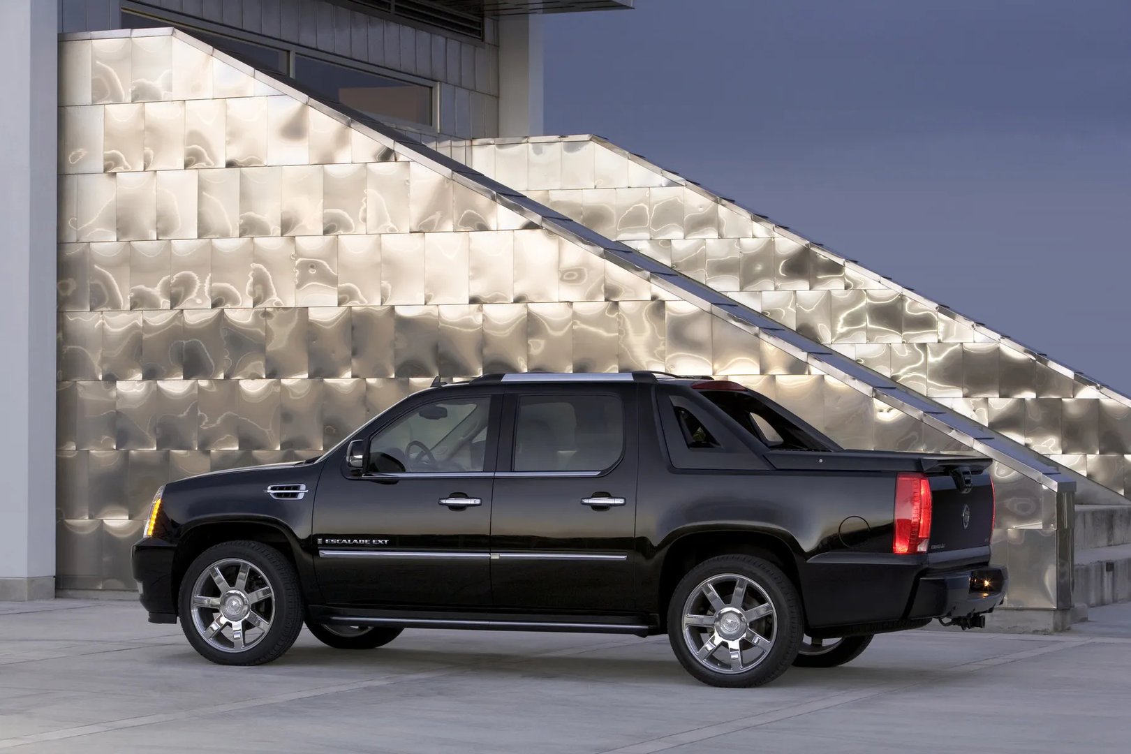 Cadillac_Escalade_3_generation__Pickup_double-cab__3.jpg
