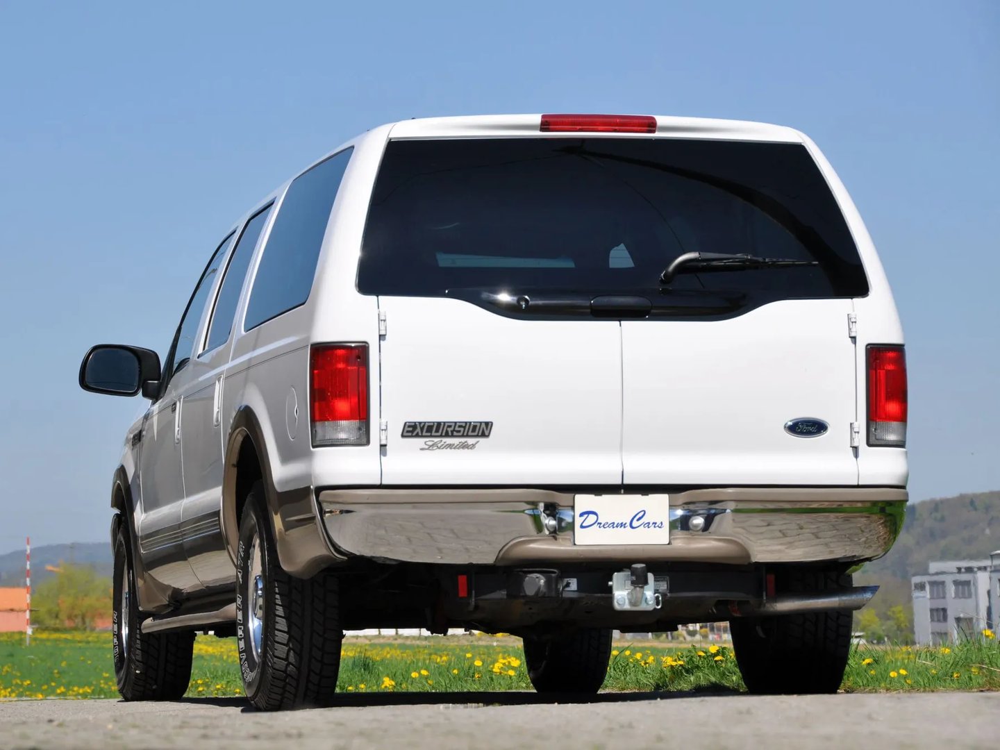 Ford_Excursion_1_generation__SUV_5-doors__3.jpg