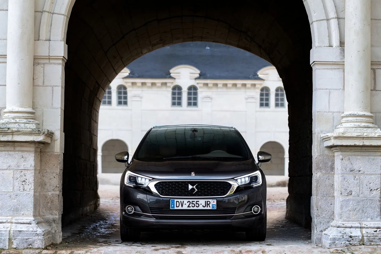 DS_4_1_generation_restyling__Hatchback_5-door__7.jpg