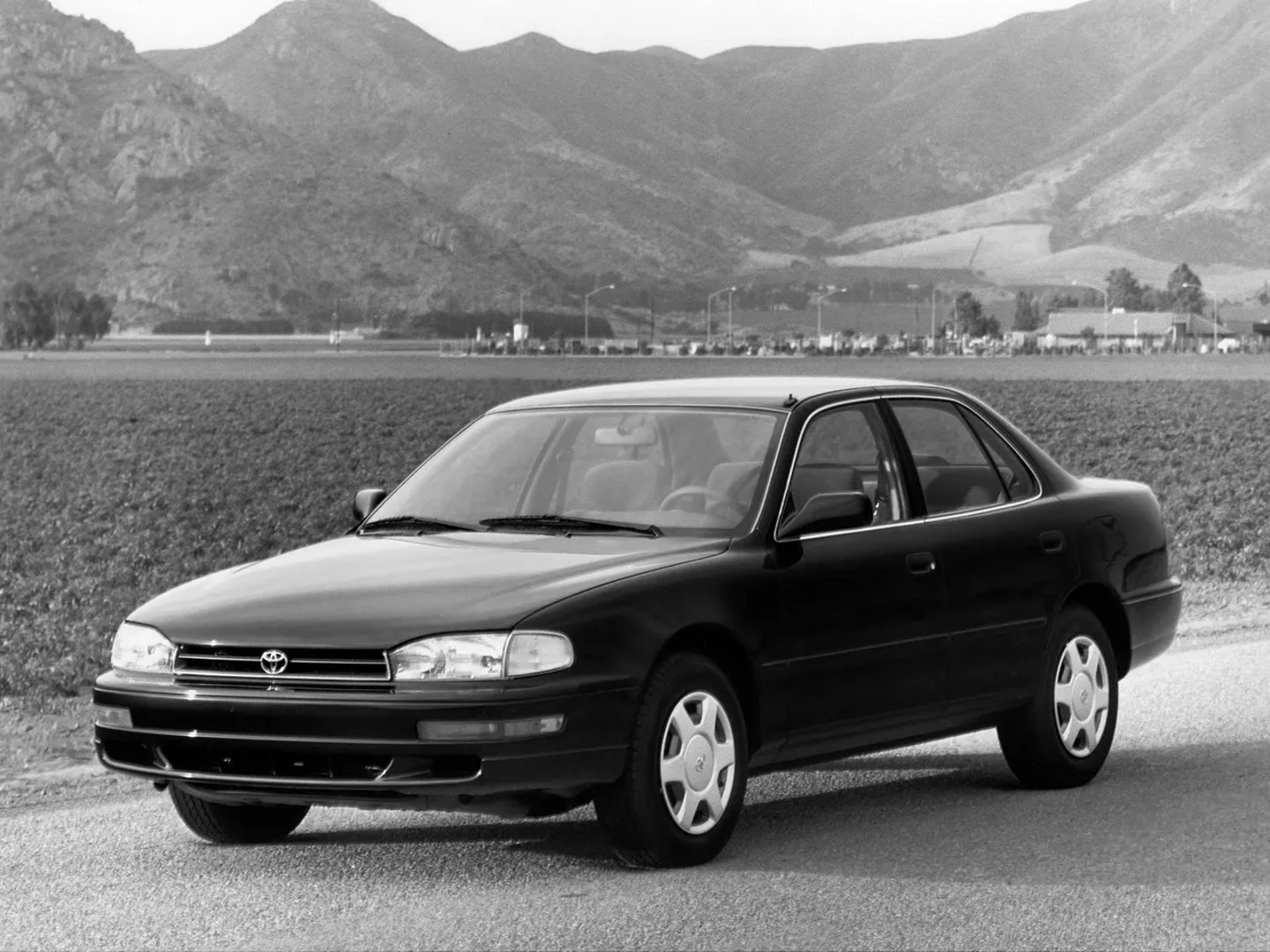 Toyota_Camry_4_generation__Sedan__2.jpg