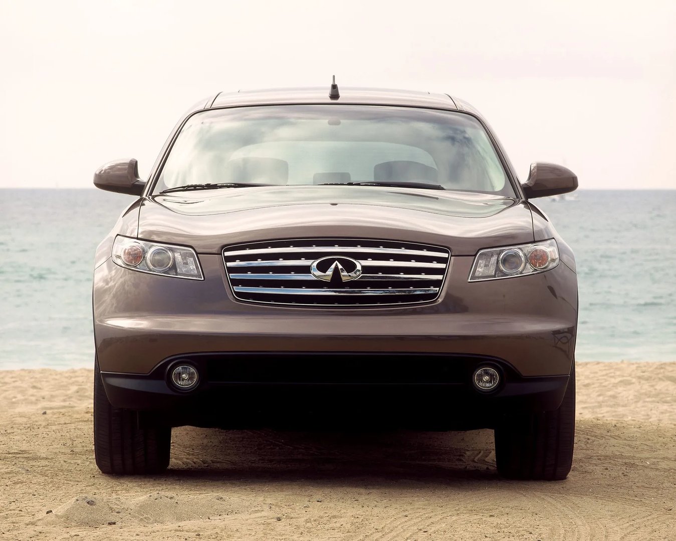 Infiniti_FX_1_generation__SUV_5-doors__8.jpg