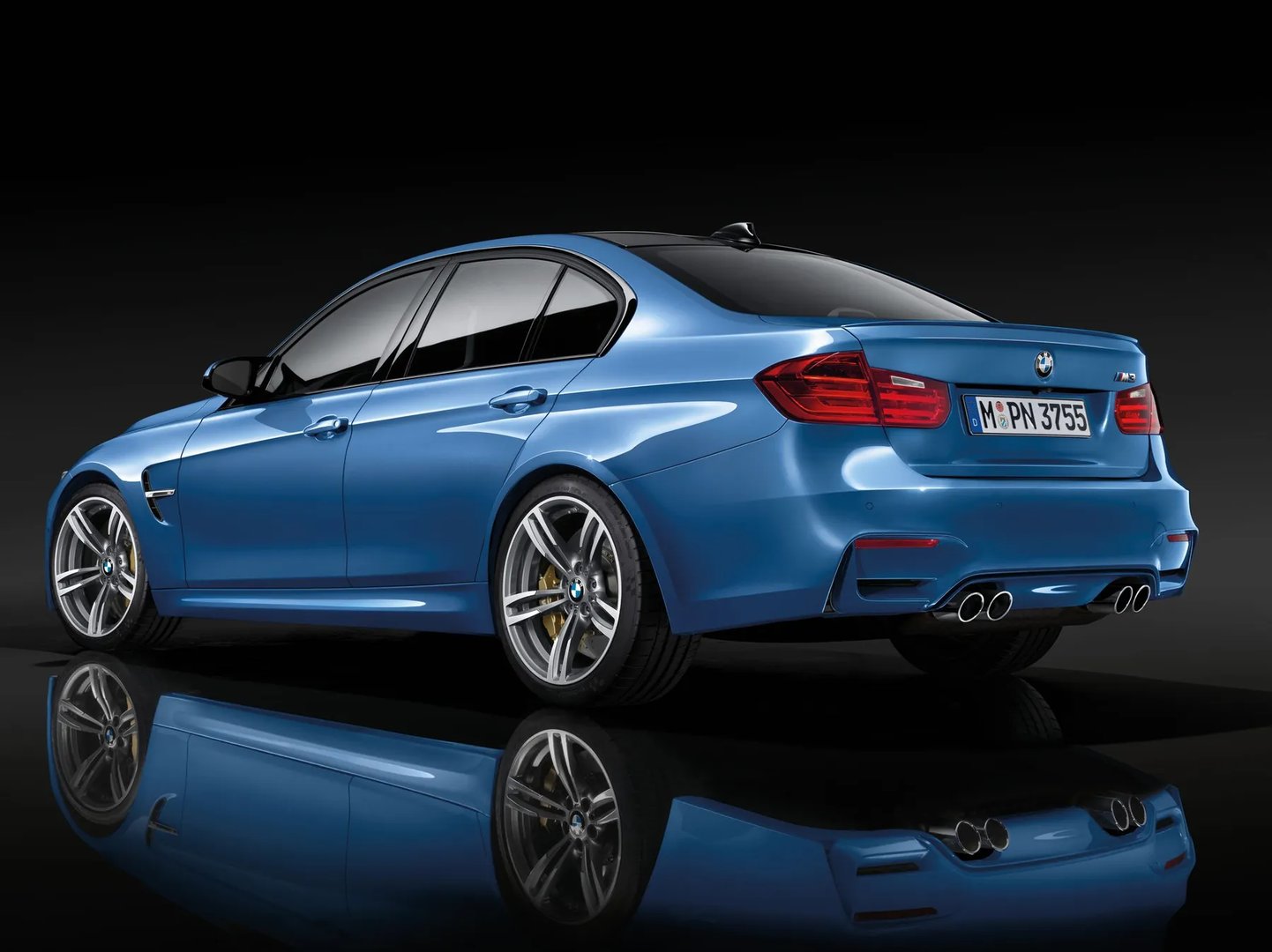 BMW_M3_5_generation__Sedan__5.jpg