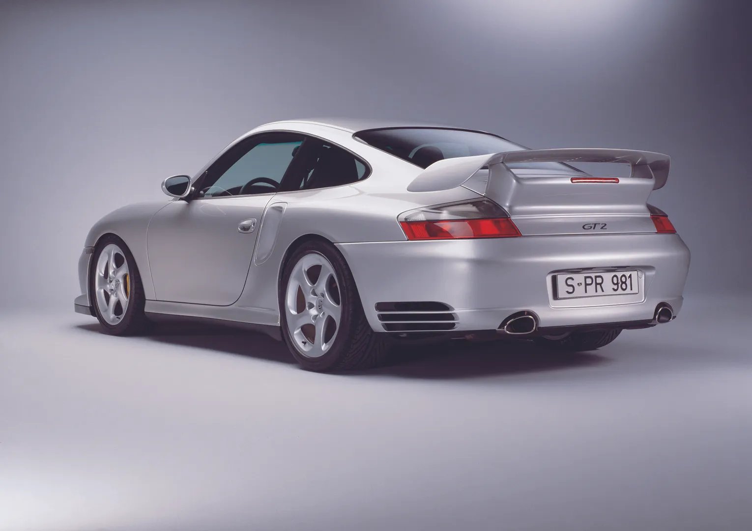 Porsche_911_GT2_2_generation__Coupe__9.jpg