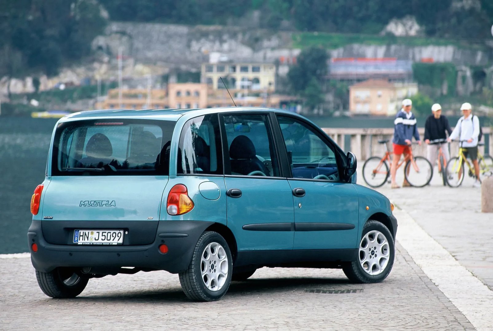 Fiat_Multipla_1_generation__Compact_Van__2.jpg