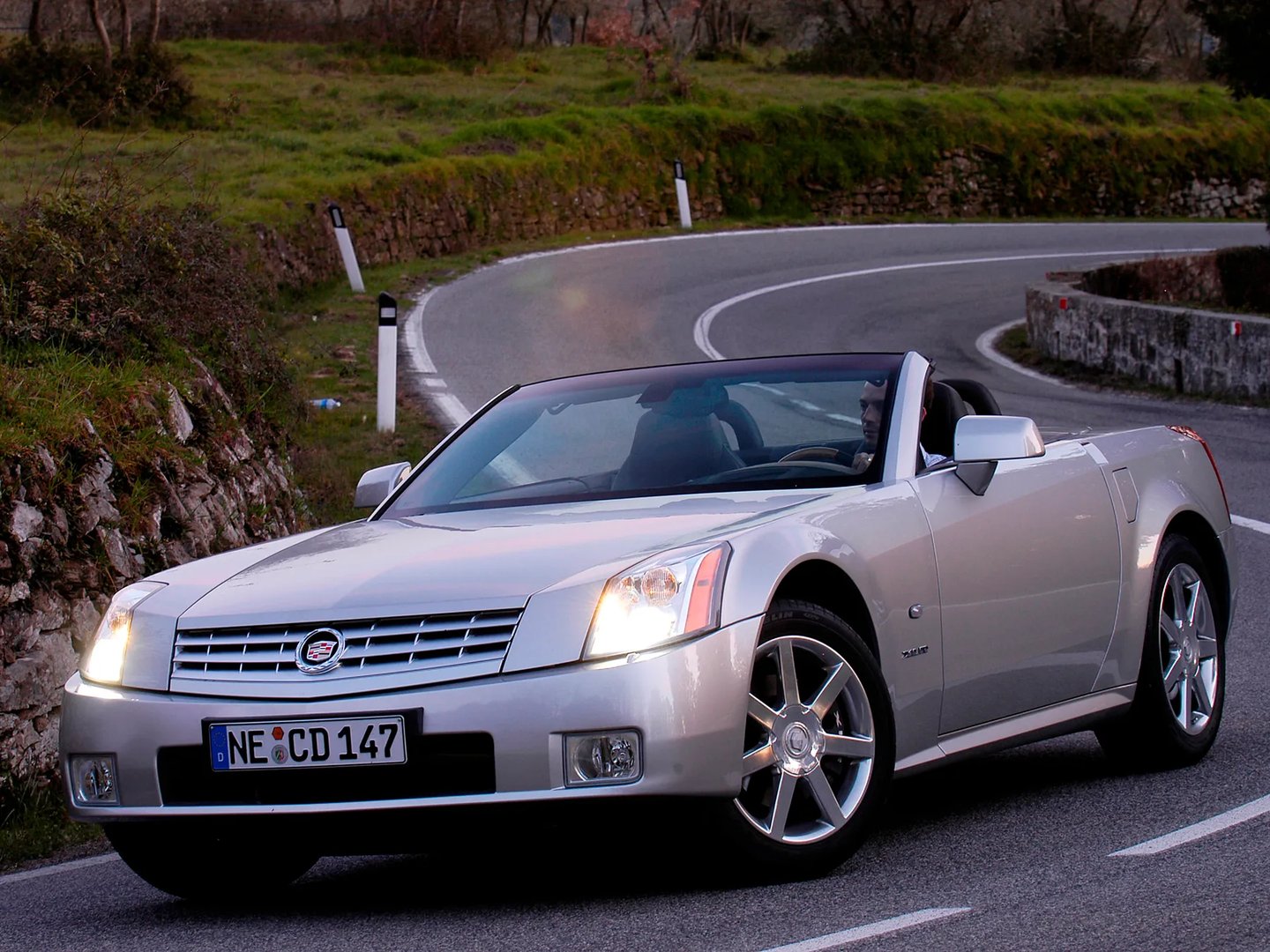 Cadillac_XLR_1_generation__Roadster__7.jpg