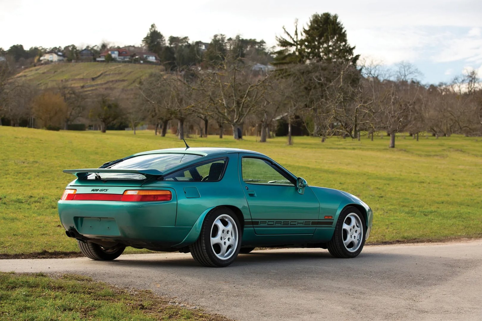 Porsche_928_1_generation__Coupe__9.jpg