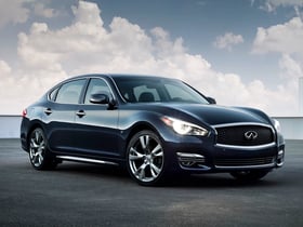 infiniti Q70