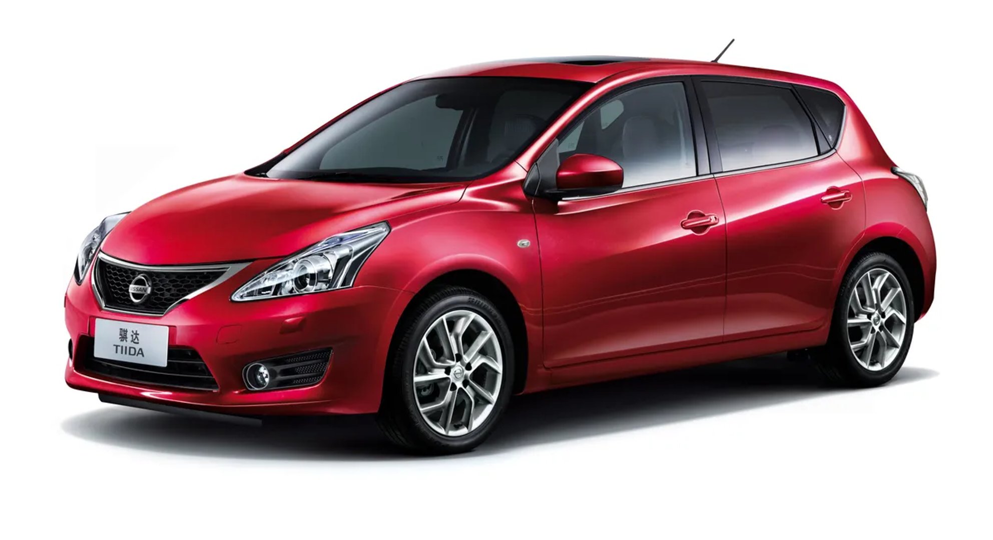 Nissan_Tiida_1_generation_restyling__Hatchback_5-door__3.jpg