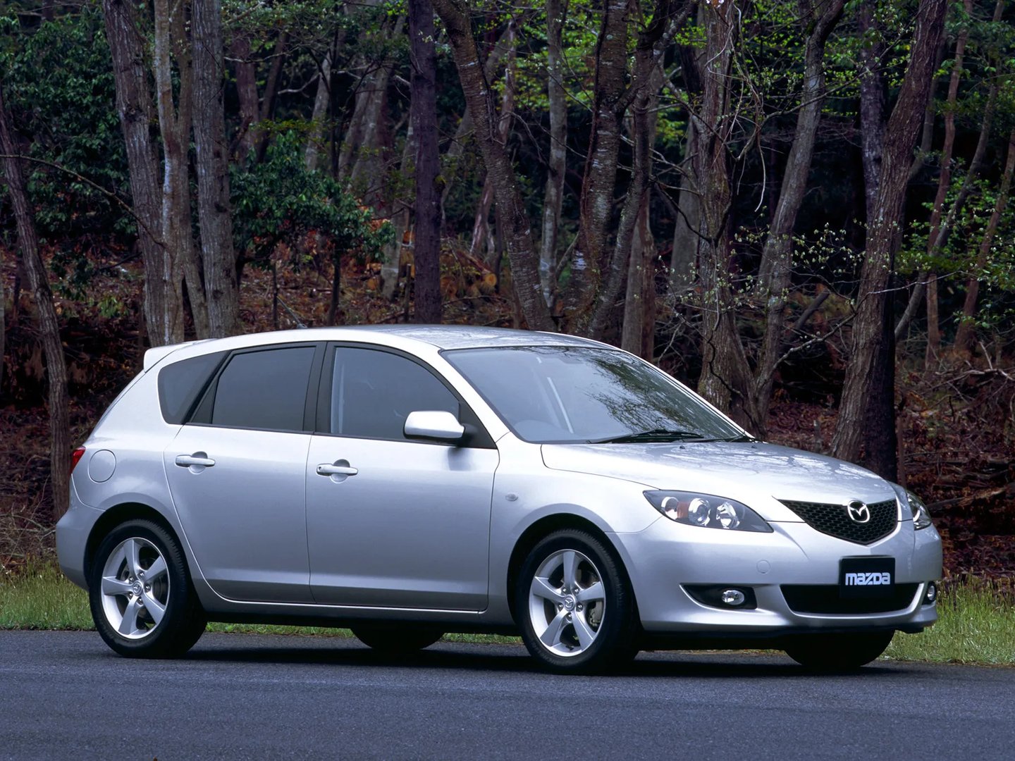 Mazda_Axela_1_generation__Hatchback_5-door__11.jpg