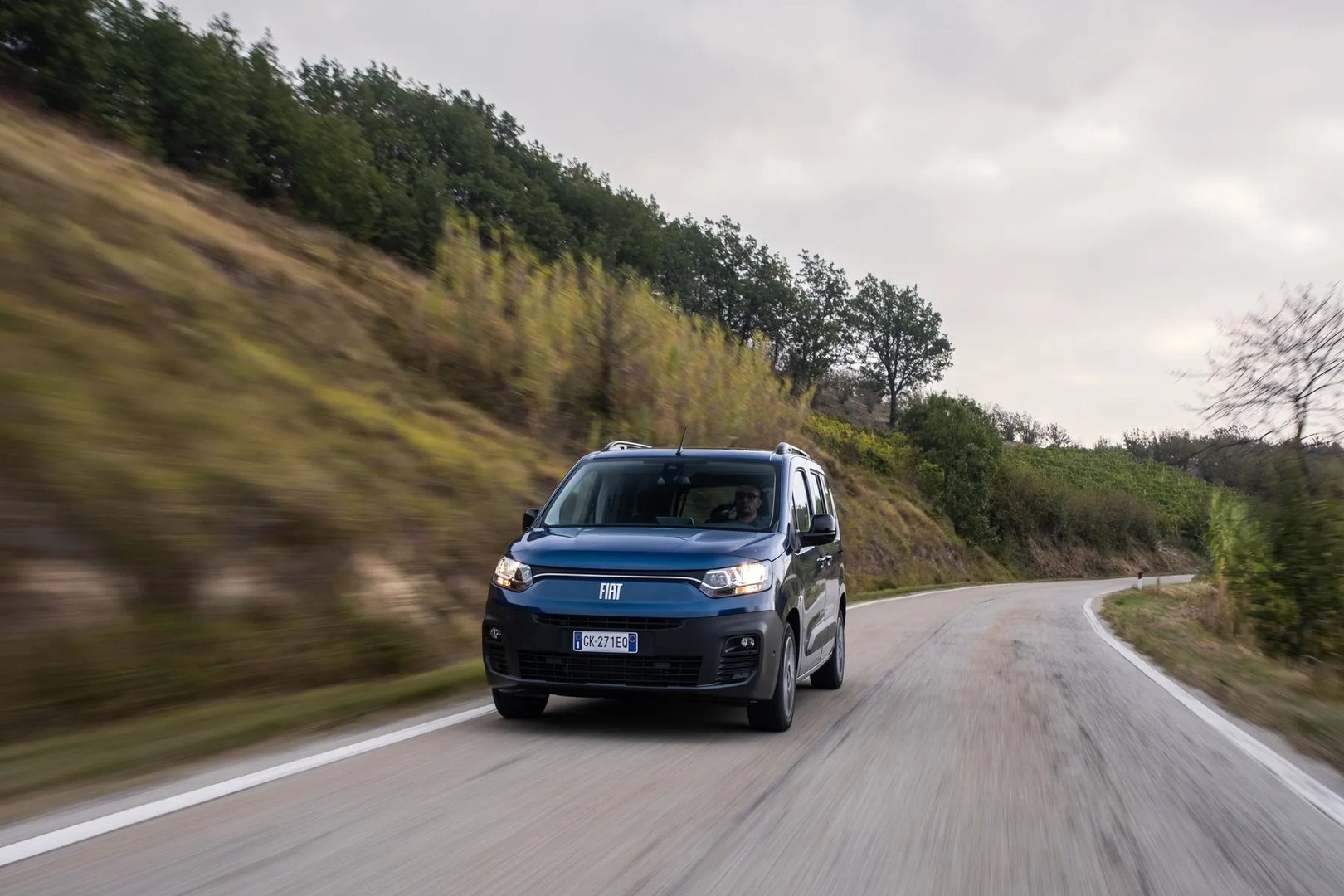 Fiat_Doblo_3_generation__Compact_Van__9.jpg