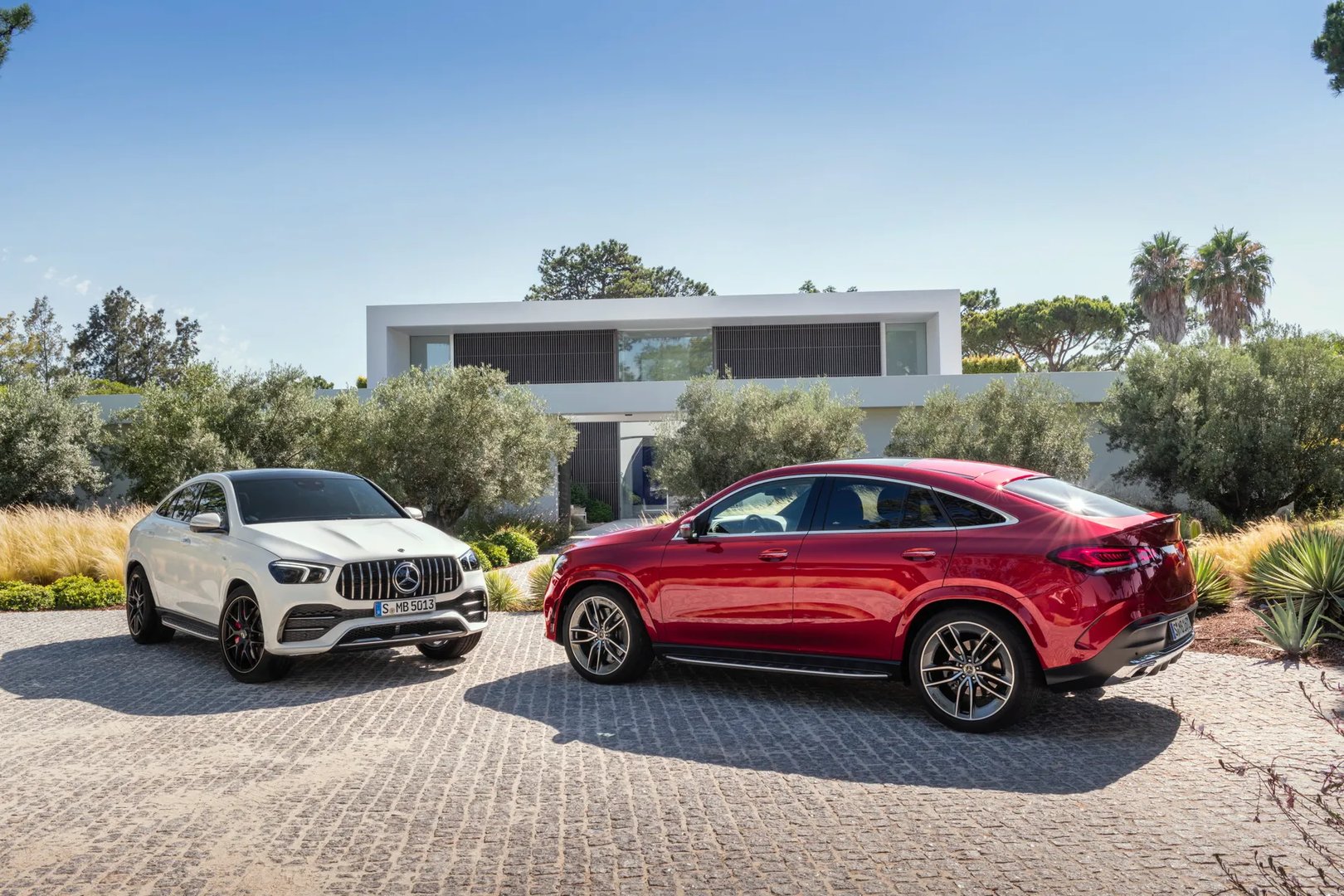 Mercedes_GLE_Coupe_2_generation__SUV_Coupe__2.jpg