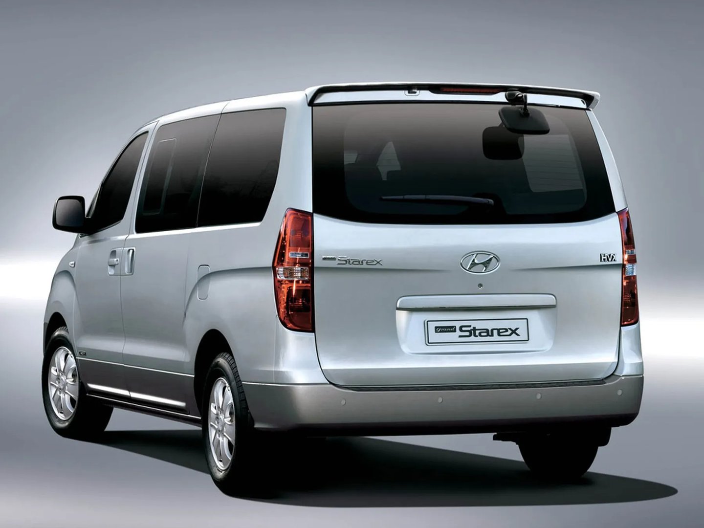 Hyundai_Grand_Starex_1_generation__Minivan__1.jpg