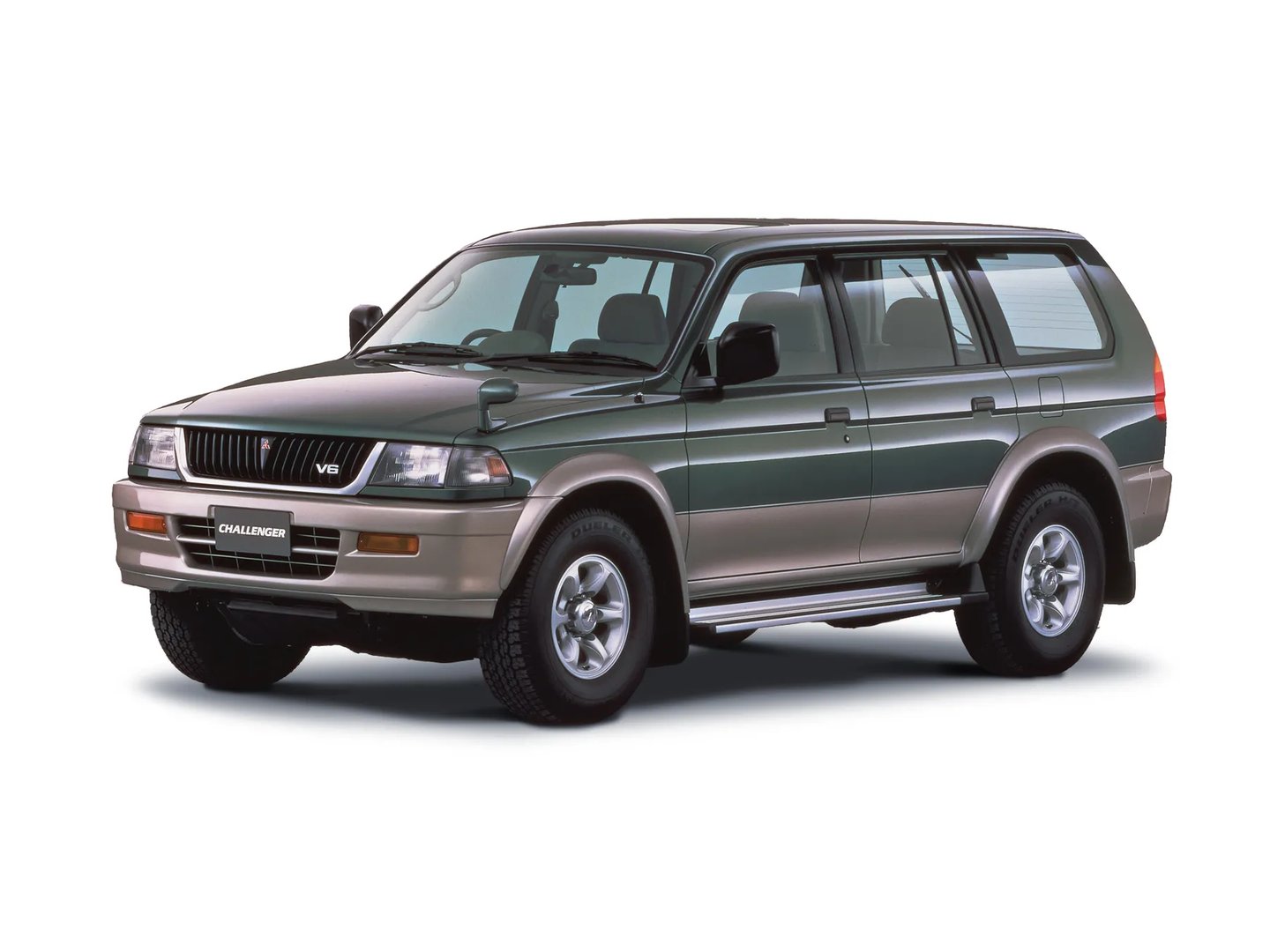 Mitsubishi_Challenger_1_generation__SUV_5-doors__2.jpg