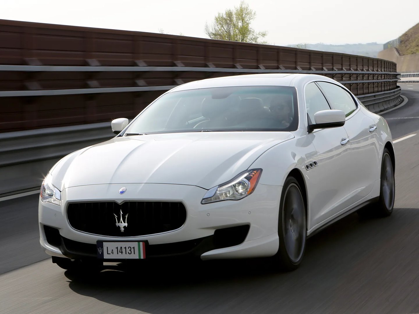 Maserati_Quattroporte_6_generation__Sedan__5.jpg
