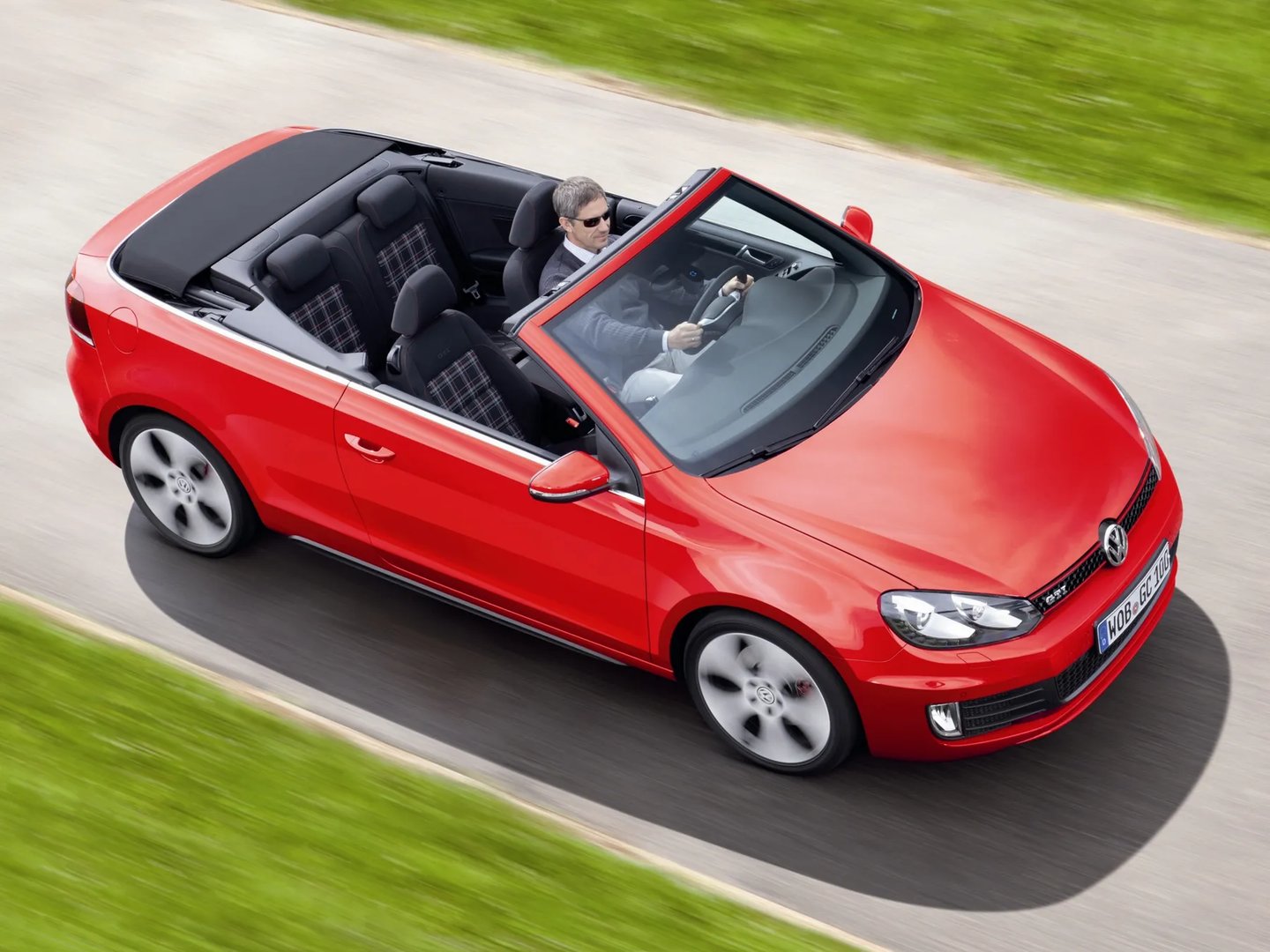 Volkswagen_Golf_GTI_6_generation__Cabrio__4.jpg