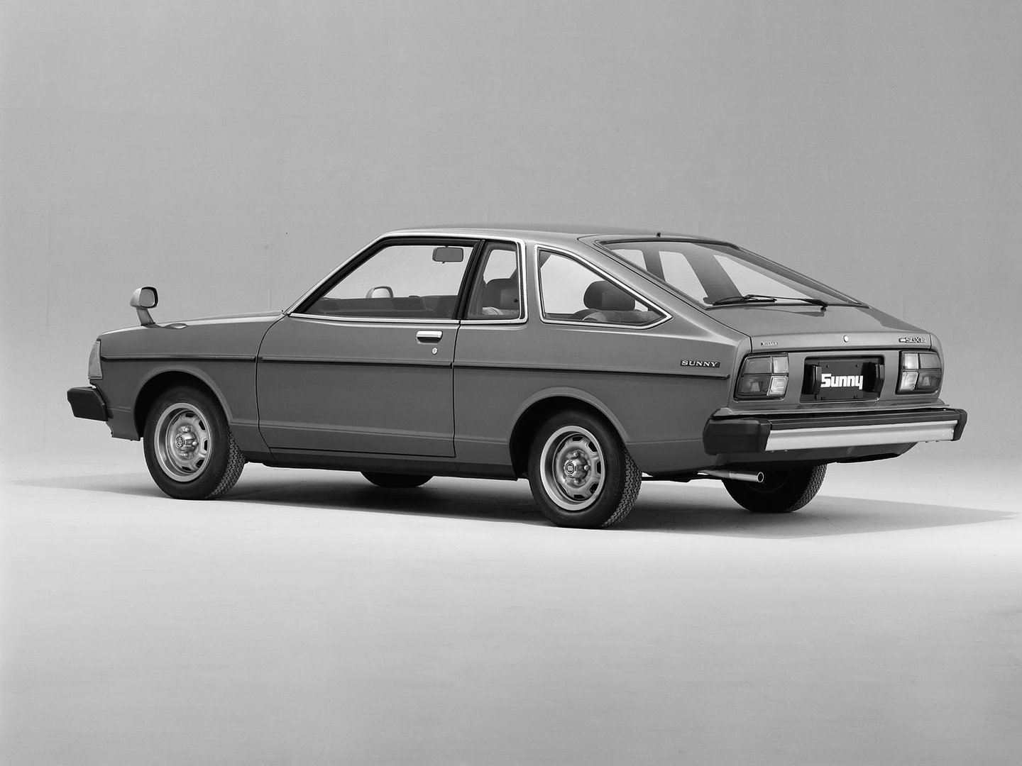 Nissan_Sunny_4_generation__Coupe__4.jpg