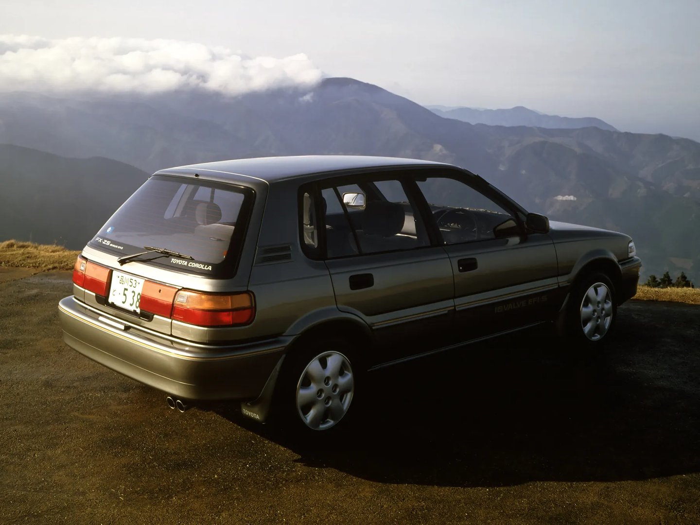 Toyota_Corolla_6_generation__Hatchback_5-door__1.jpg