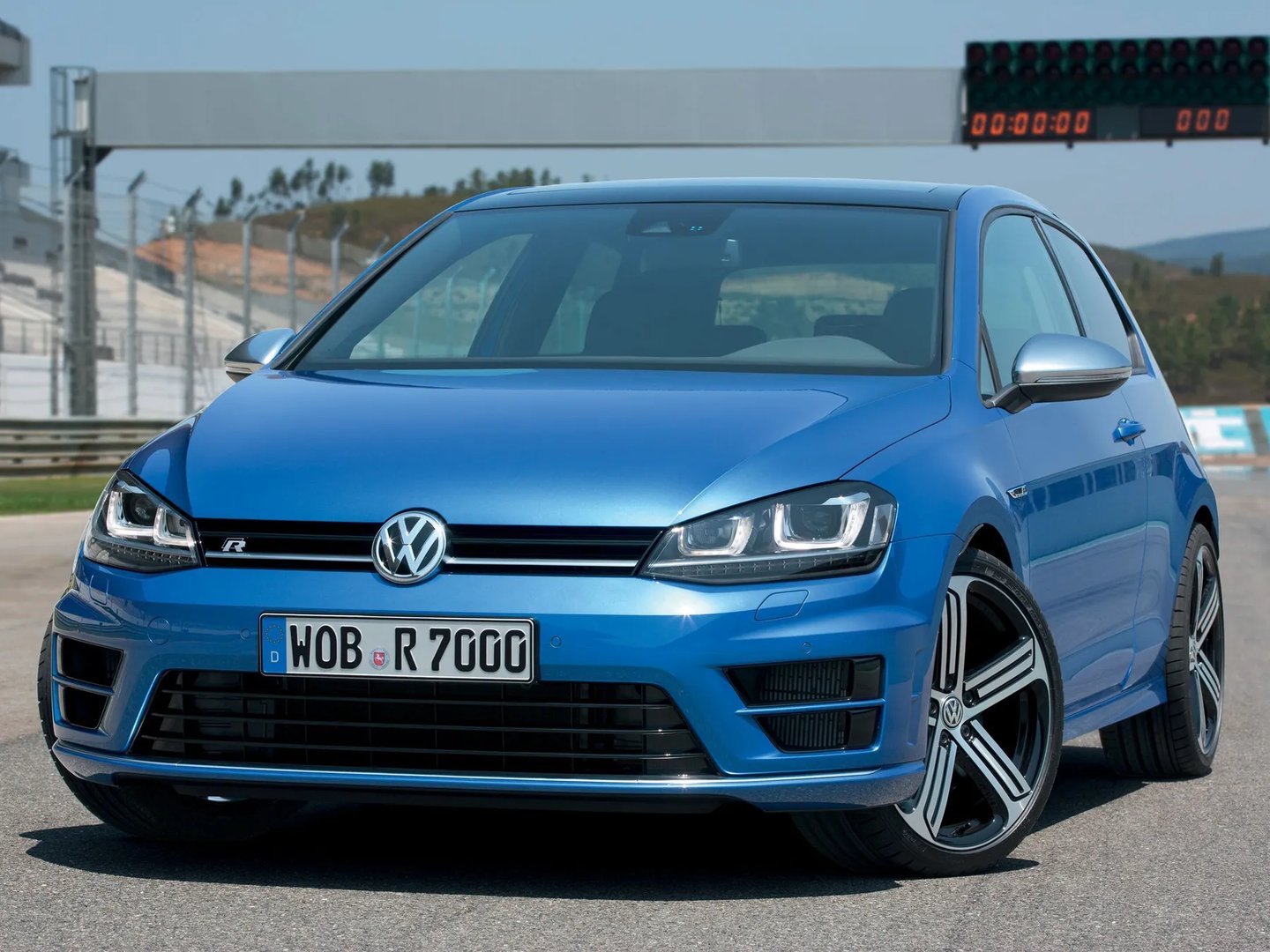 —  Hatchback 3-door