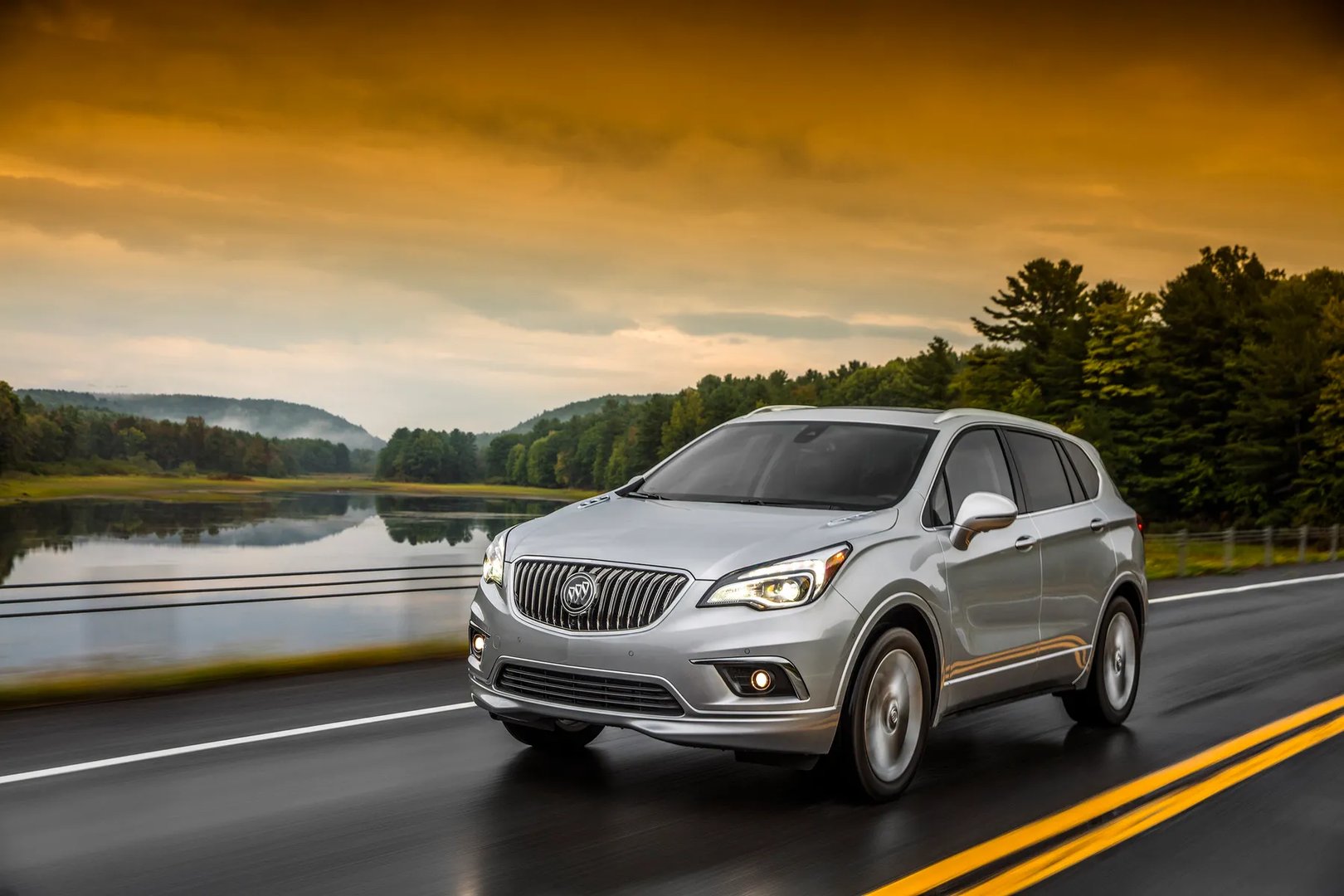 Buick_Envision_1_generation__SUV_5-doors__12.jpg