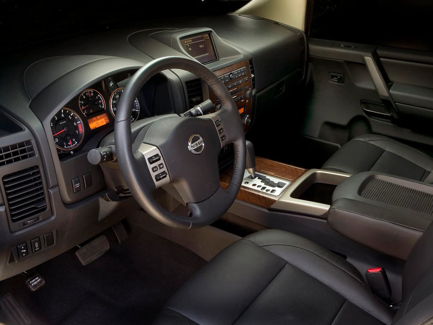 Nissan_Titan_1_generation__Pickup_1.5-cab__3.jpg
