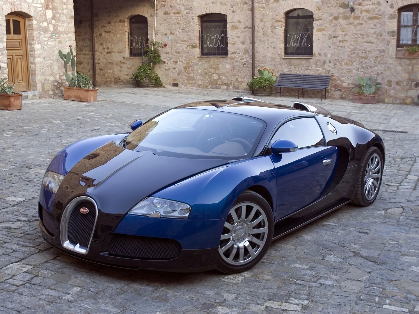 Bugatti_EB_Veyron_16.4_1_generation__Coupe__8.jpg