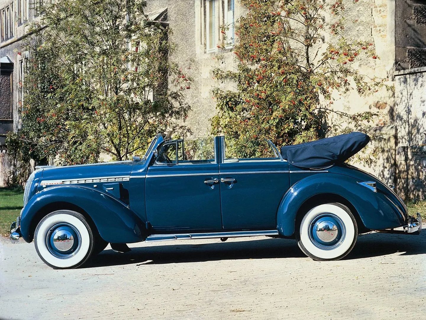 Opel_Admiral_1_generation__Cabrio__2.jpg