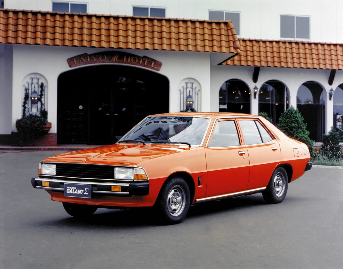 Mitsubishi_Galant_3_generation__Sedan__1.jpg