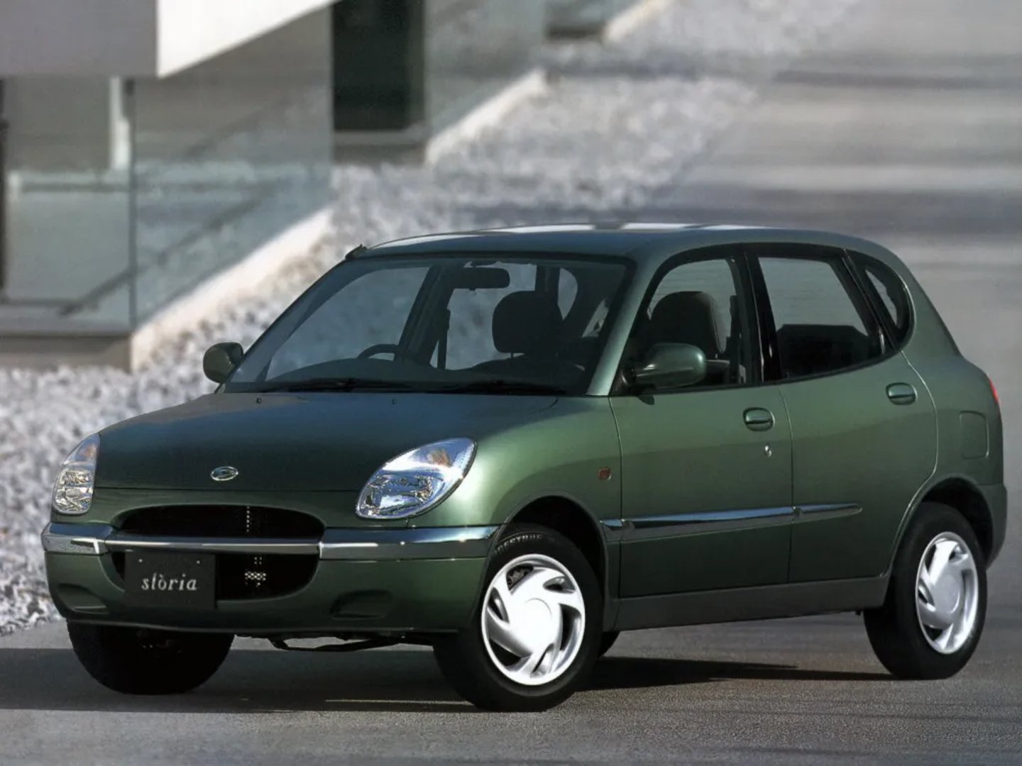 Daihatsu_Storia_1_generation__Mini_5-doors__main.jpg