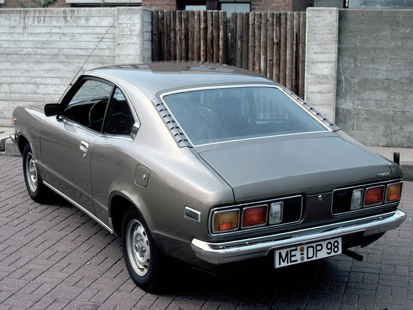 Mazda_818_1_generation__Coupe__1.jpg