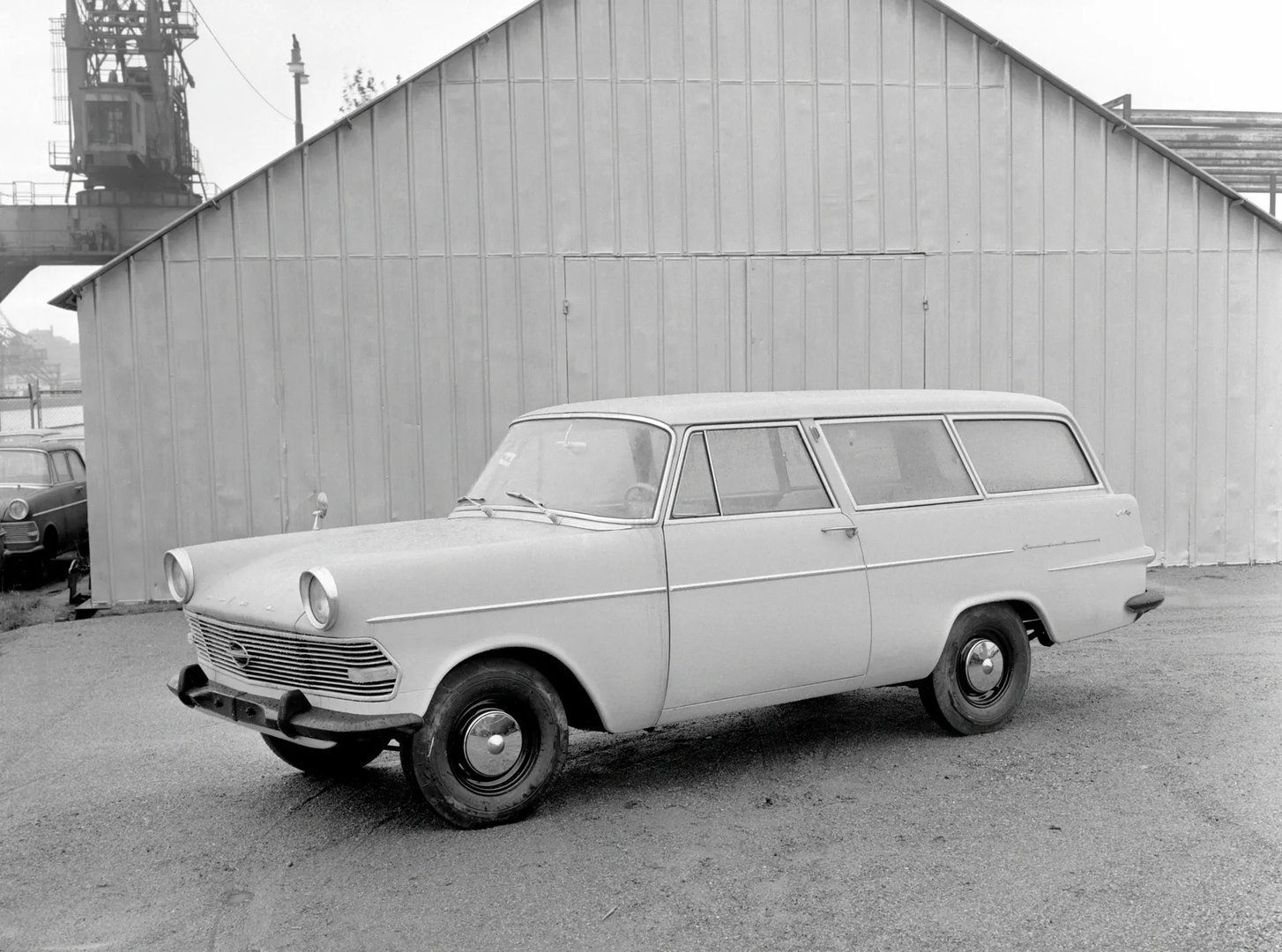 Opel_Olympia_5_generation_restyling__Estate_3-door__4.jpg