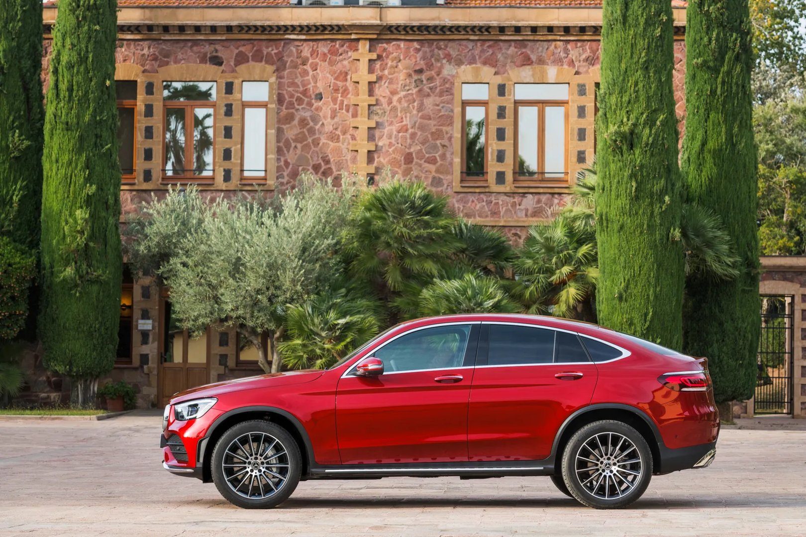 Mercedes_GLC_Coupe_1_generation_restyling__SUV_Coupe__4.jpg