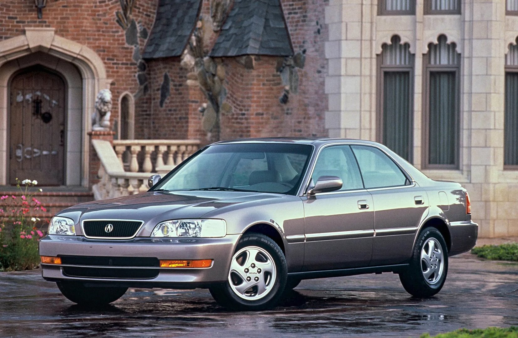 Acura_TL_1_generation__Sedan__1.jpg